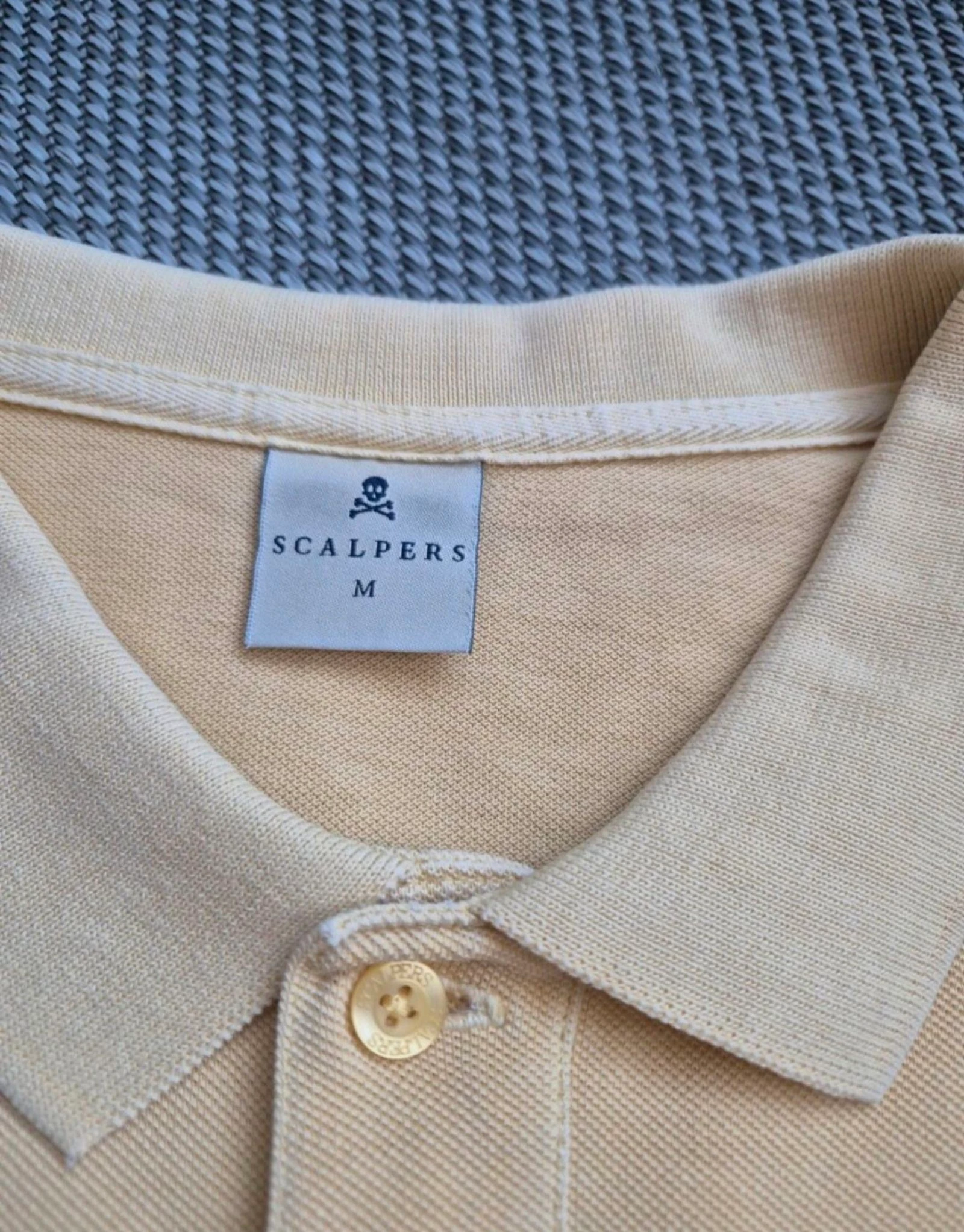 Polo amarelo Scalpers. Tamanho M – photo 3